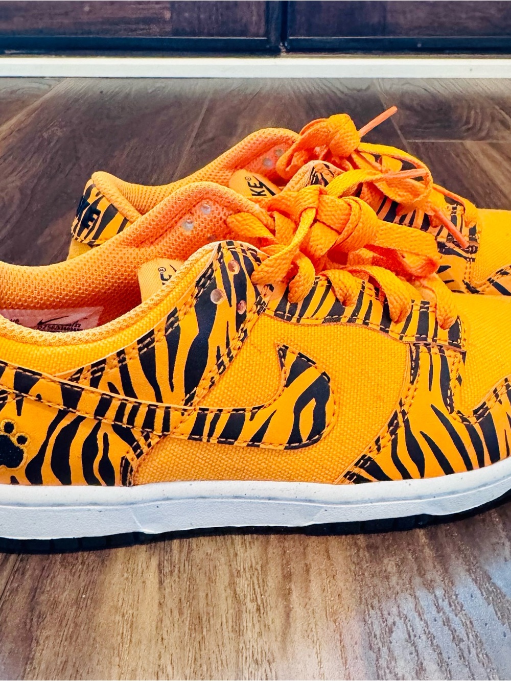 Nike Dunk Low “Tiger Stripes” DZ5633-800 Youth Sneakers 1.5Y - Picture 2 of 11
